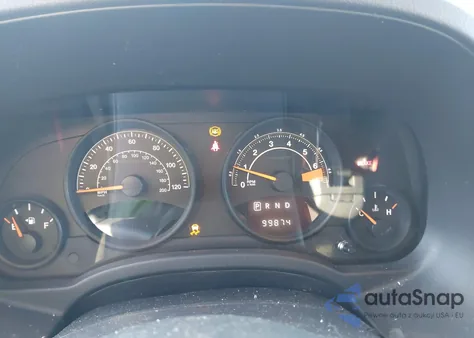 2016 Jeep Compass Sport z USA, uszkodzony, nr VIN 1C4NJDBB5GD638210